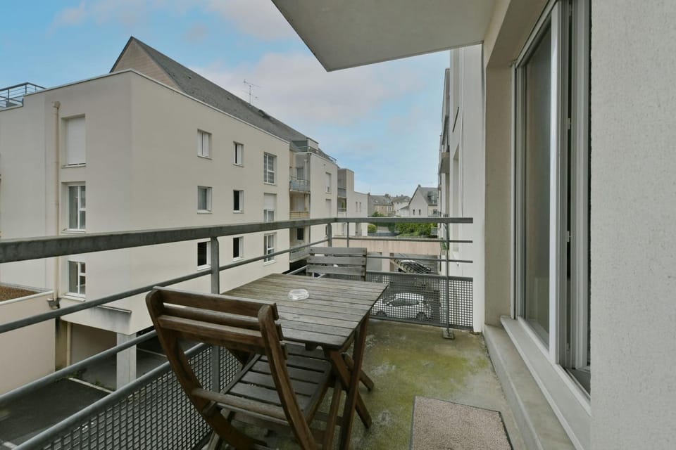 L'Hortense - Wifi - Parking - Gare Apartment in Laval