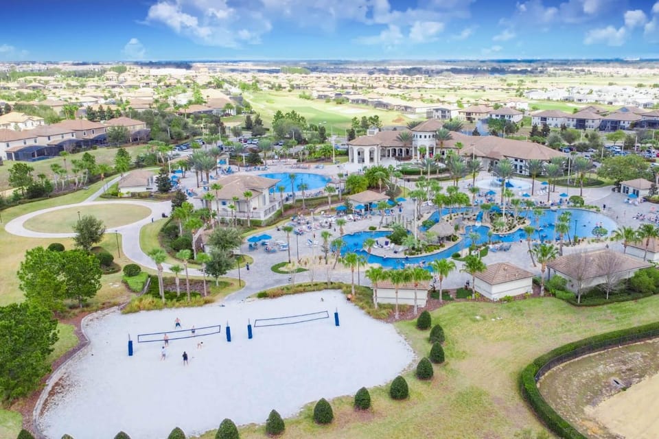 Dream Vacation Villa - Pool, Theater, and Game Room House in Four Corners