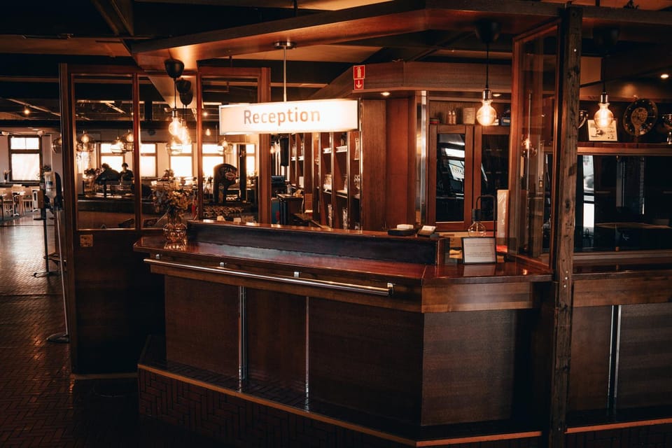 Restaurant/places to eat, Lobby or reception