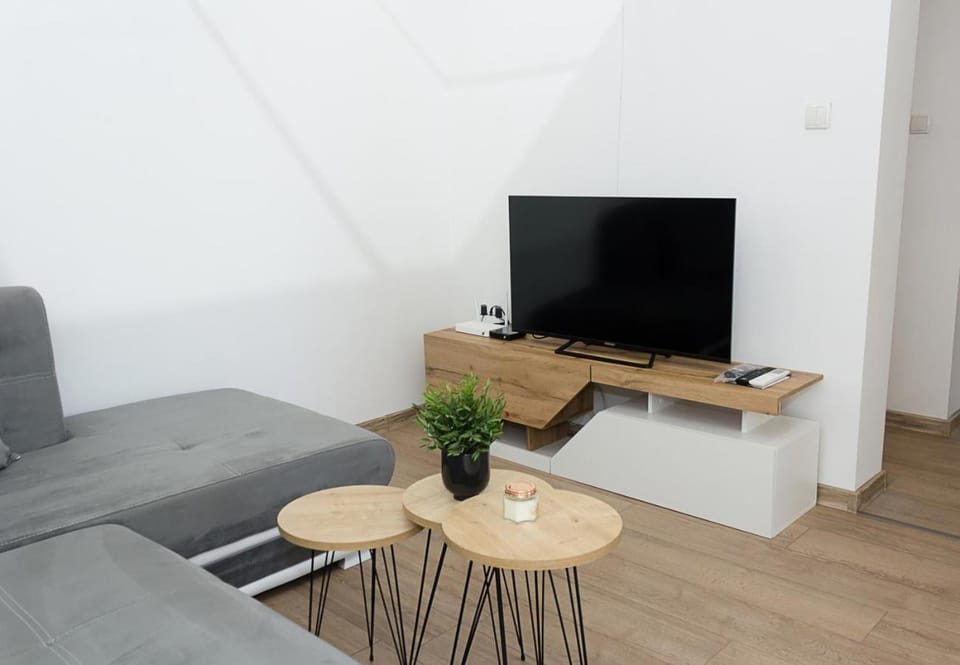 Communal lounge/ TV room, TV and multimedia, Living room, Seating area