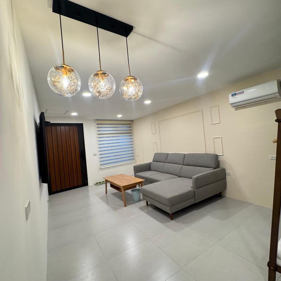Living room, Seating area, air conditioner