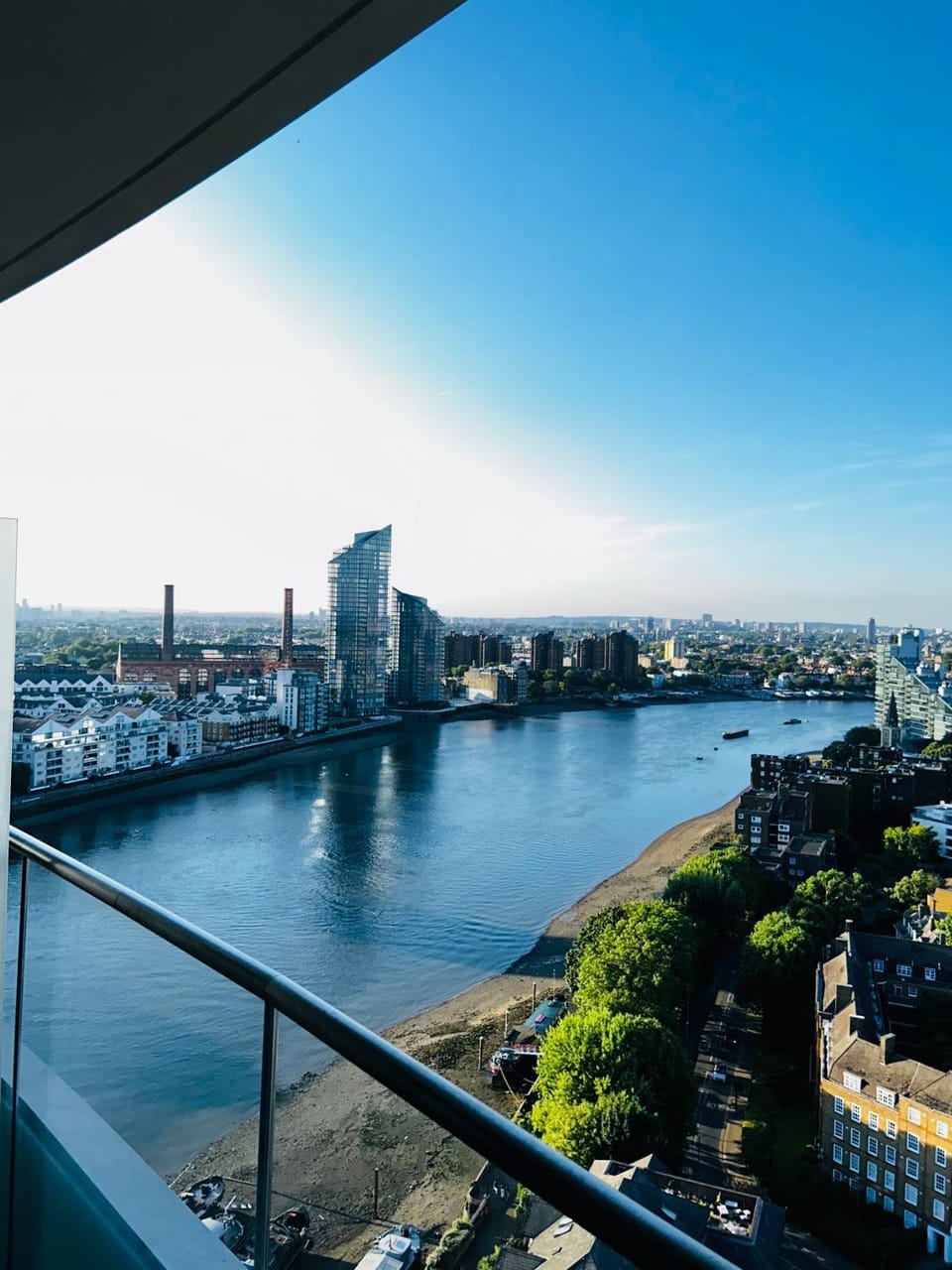 View (from property/room), Balcony/Terrace, City view, River view, Sea view