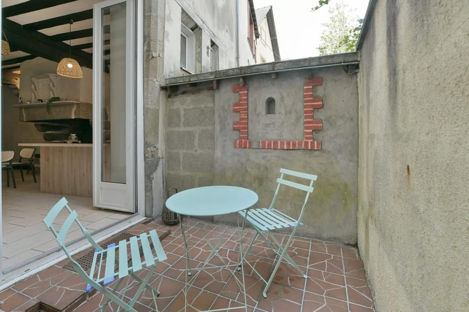 Le Mazagran - Wifi - Terrasse - Centre House in Laval