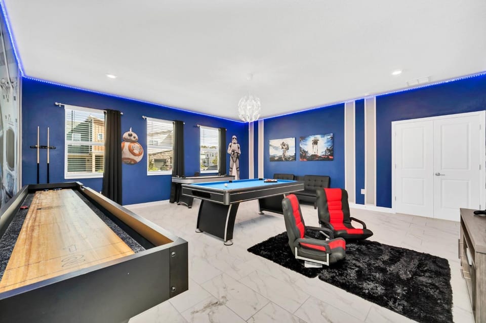 Brand New 6BD, Gameroom / Movie Theater And Pool House in Kissimmee