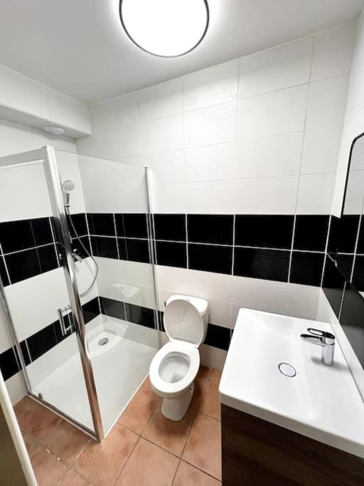 Shower, Toilet, Bathroom