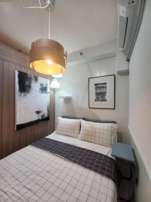 Bed, Bedroom, air conditioner