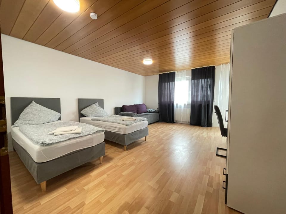TV and multimedia, Photo of the whole room, Bedroom