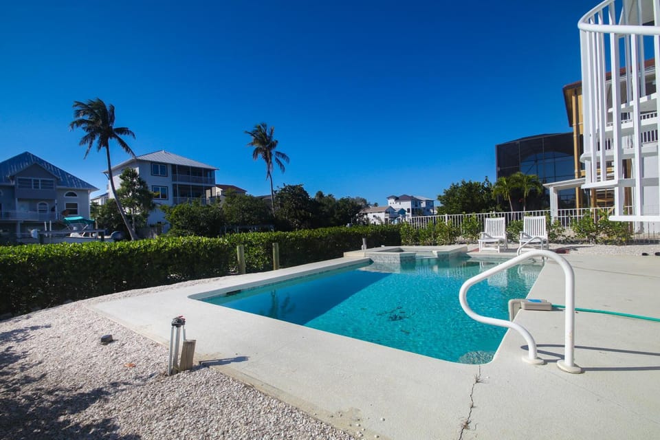 Great Beach Getaway, Beach & Pool, Sleeps 4 House in Bonita Springs