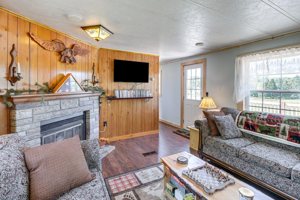 Pet-Friendly Perham Home: Fire Pit + Trail Access! House in Maine