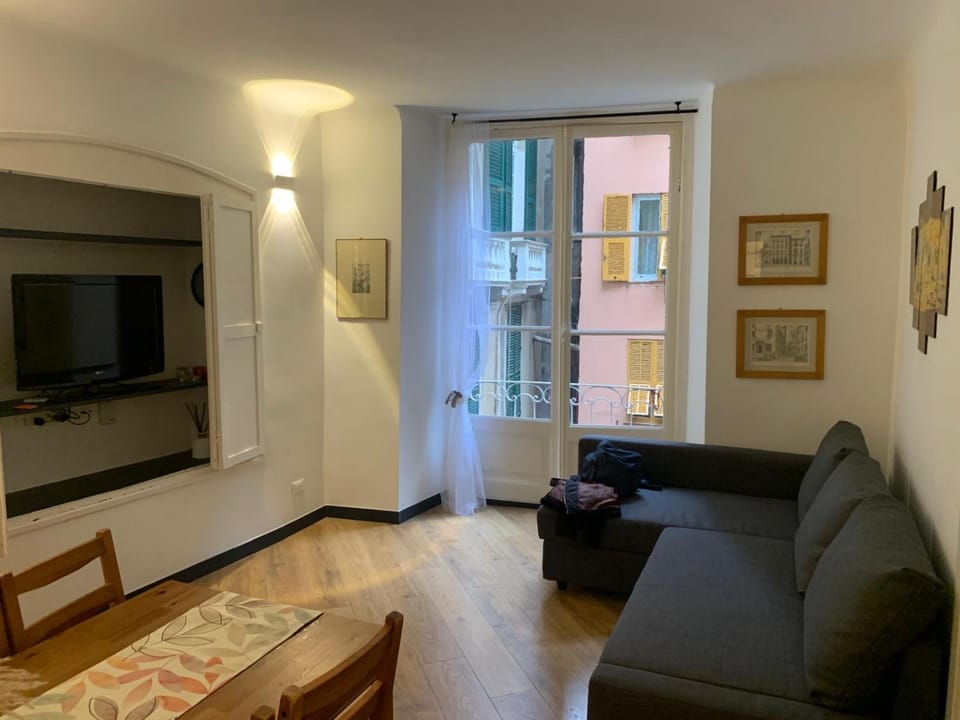 Communal lounge/ TV room, TV and multimedia, Living room