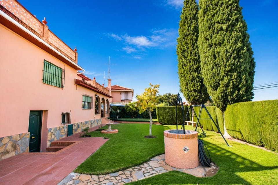 Cubo's Casa Los Mimbrales Villa in Alhaurín de la Torre