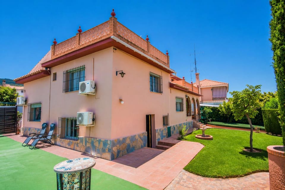 Cubo's Casa Los Mimbrales Villa in Alhaurín de la Torre