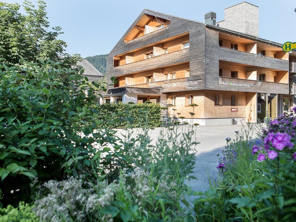 Property building, Day, Summer, Garden, Garden view