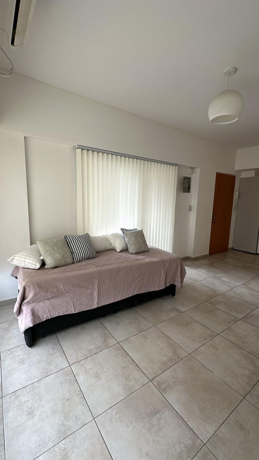 Bed, Living room, Photo of the whole room, Seating area