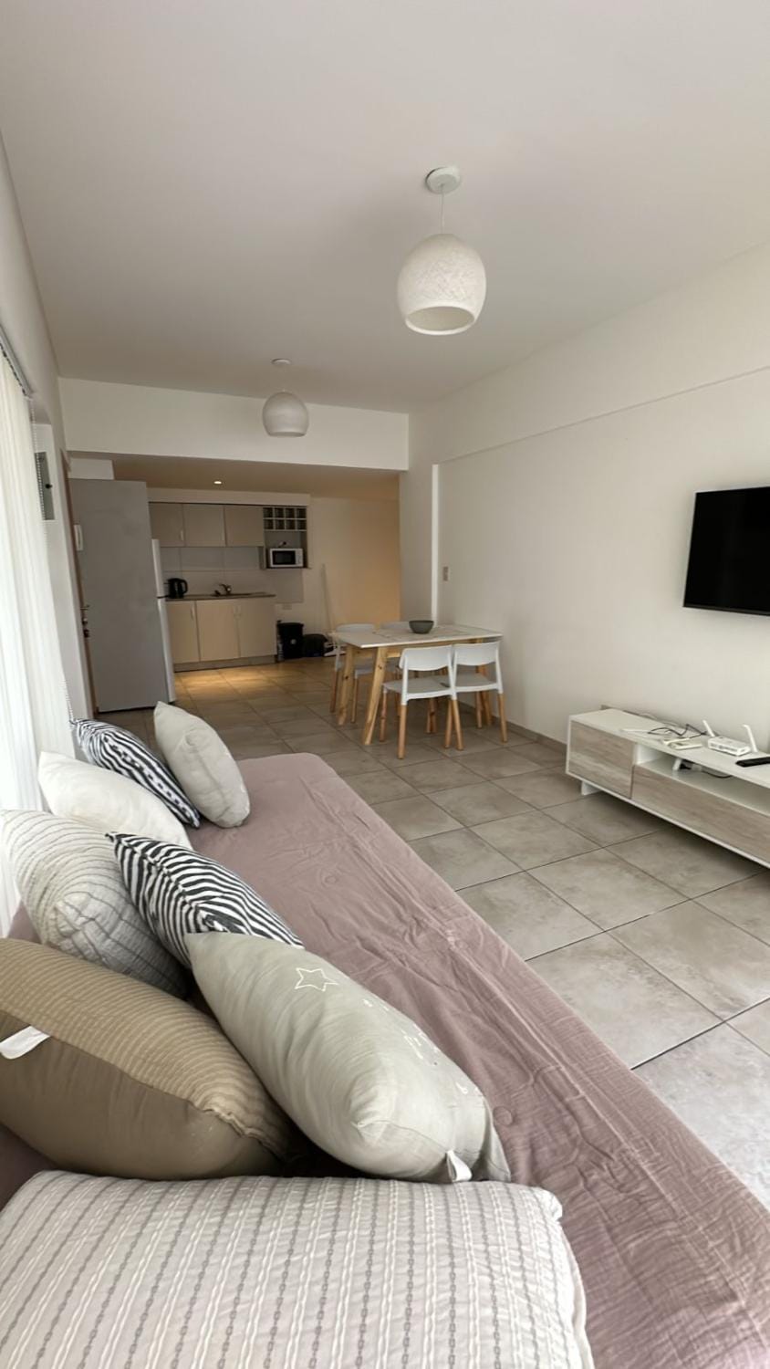 Communal lounge/ TV room, Kitchen or kitchenette, Seating area, Dining area, Evening entertainment