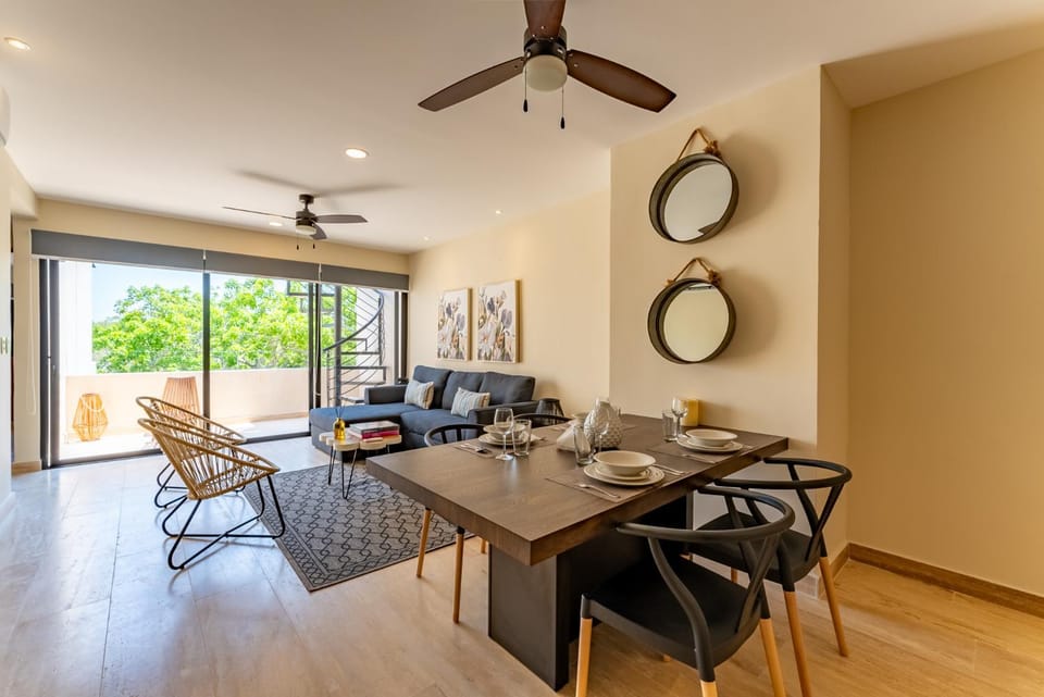 Living room, Seating area, Dining area