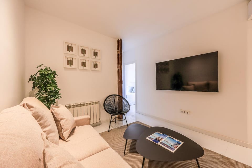 Communal lounge/ TV room, Living room