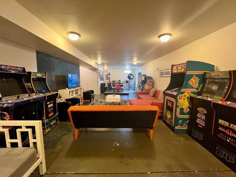 Space To Chill & Work in the Center of Everything Apartment in Severn