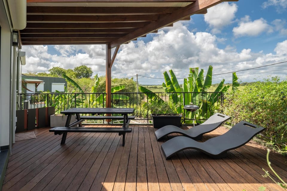 T3 Lumineux avec vue exceptionnelle et piscine Oasis de nature et Sérénité Apartment in Grande-Terre, Guadeloupe