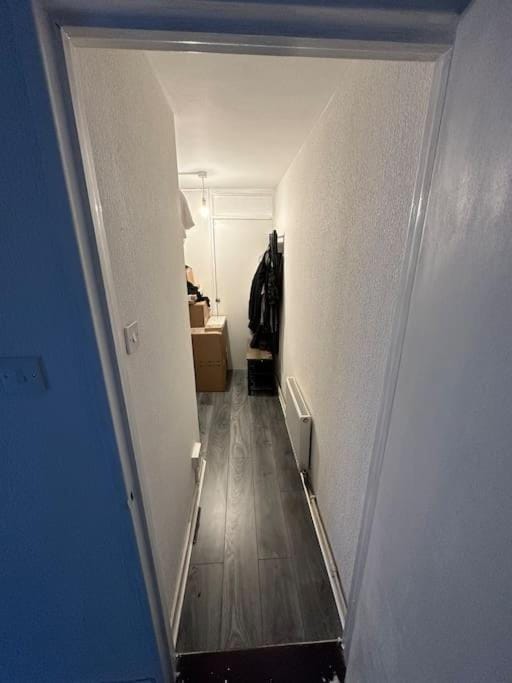 I bed flat by Southwark park with garden and 10 min walk to Bermondsey and Surrey Quays station House in London Borough of Southwark