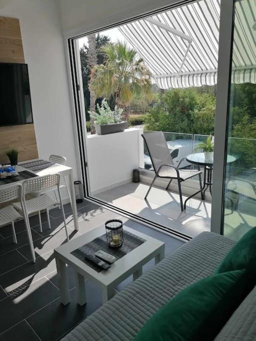 Maya's Cozy Studio Apartment in Yeroskipou