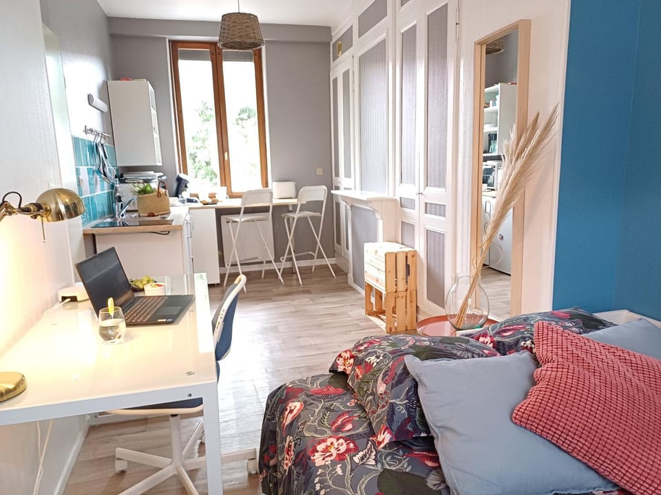 Photo of the whole room