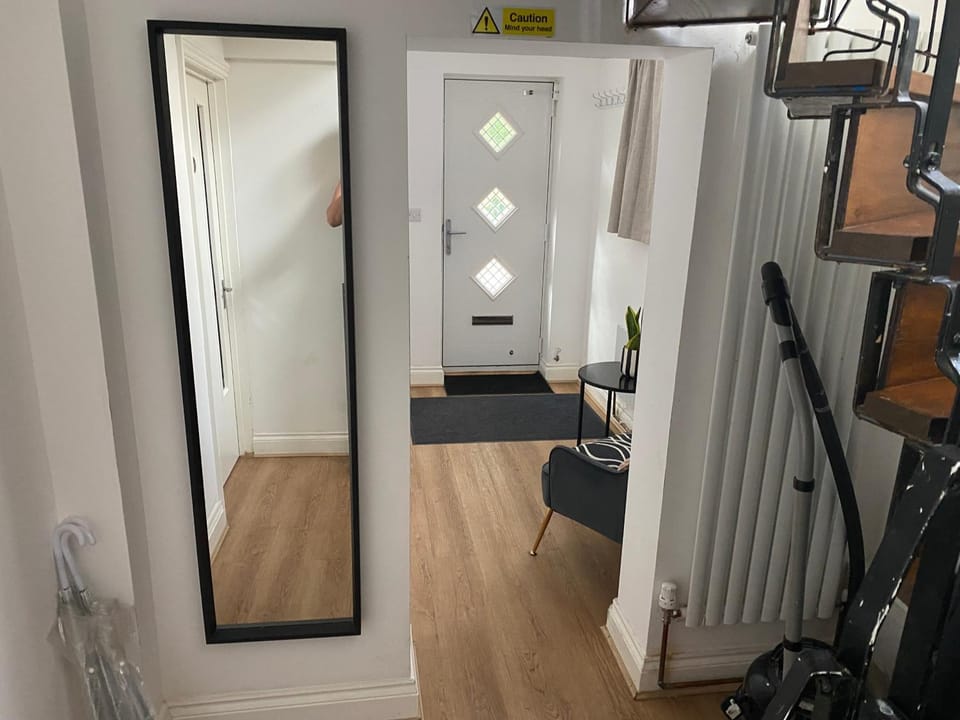Slough - Sleeps 3 - PetFriendly - Riverside - Bay Apartment in Slough