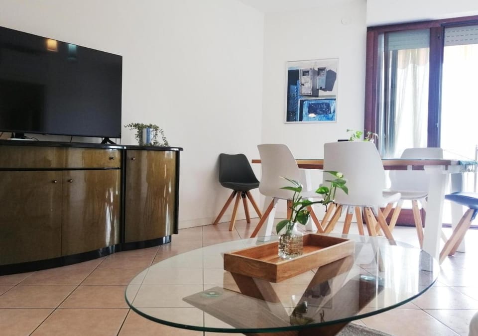 TV and multimedia, Dining area