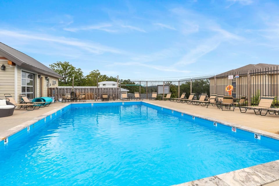 The Harbor -Lake Front Home- Boat slips available House in Kimberling City