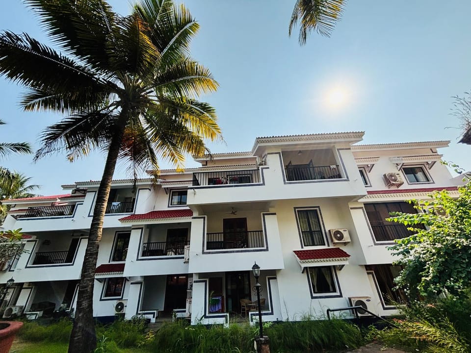 Property building, Day, Garden, View (from property/room), Balcony/Terrace, Garden view