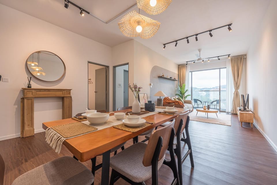 Living room, Seating area, Dining area