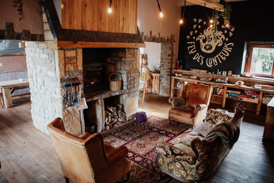 Living room, Seating area, fireplace