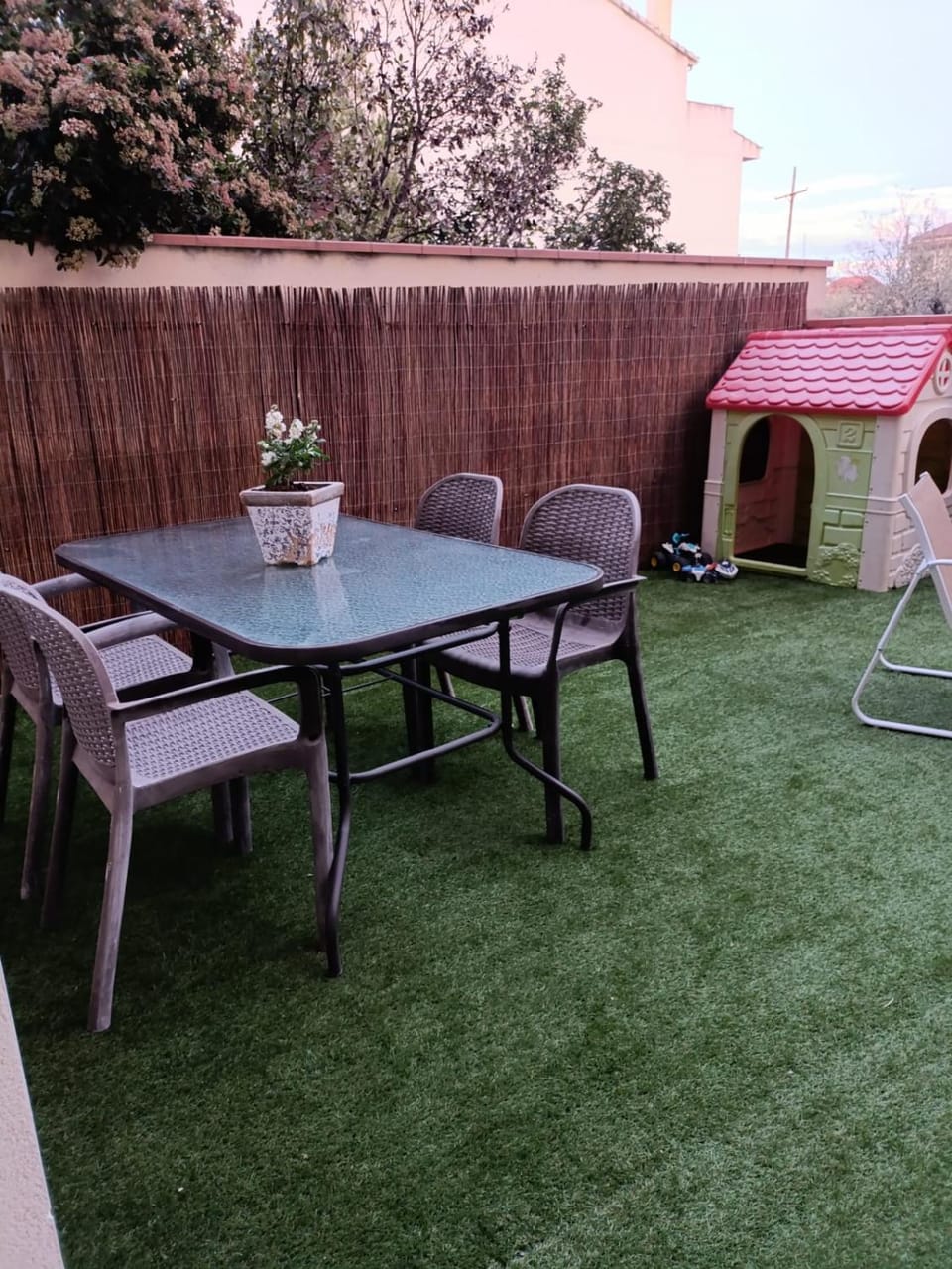 Garden, Balcony/Terrace