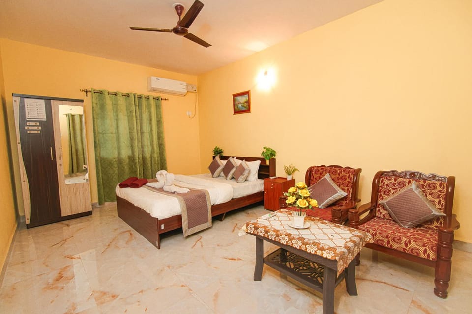 Seating area, Bedroom