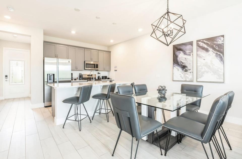 ET027 - The Tranquil Townhome House in Four Corners