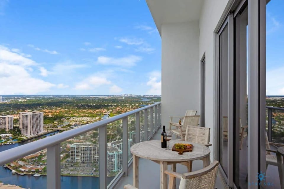 Balcony/Terrace, City view