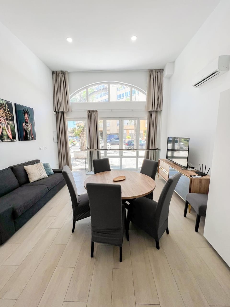 Living room, Dining area