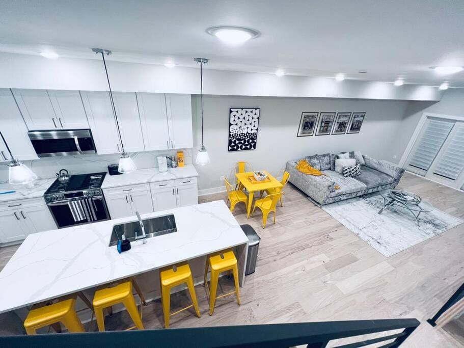 Designer 3BDR Penthouse with Private Rooftop Monument Views Near Popular H Street Corridor Parking Included Free Cancellation House in District of Columbia
