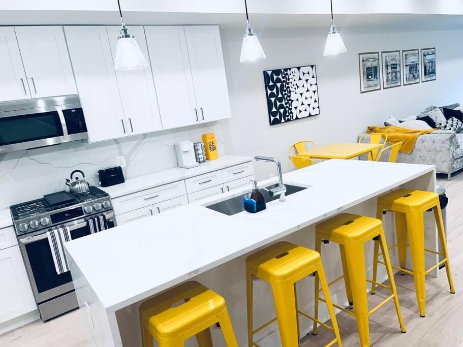 Kitchen or kitchenette, Living room, Dining area