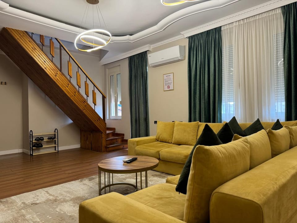 Golden Dublex Tirana Apartment in Tirana