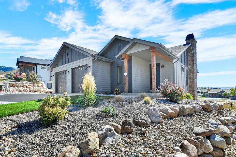 Family Home in Eden w Hot Tub and Gym House in Utah