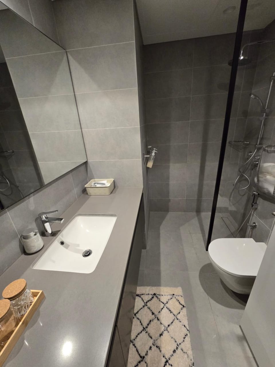 Shower, Toilet, Bathroom, bidet, towels