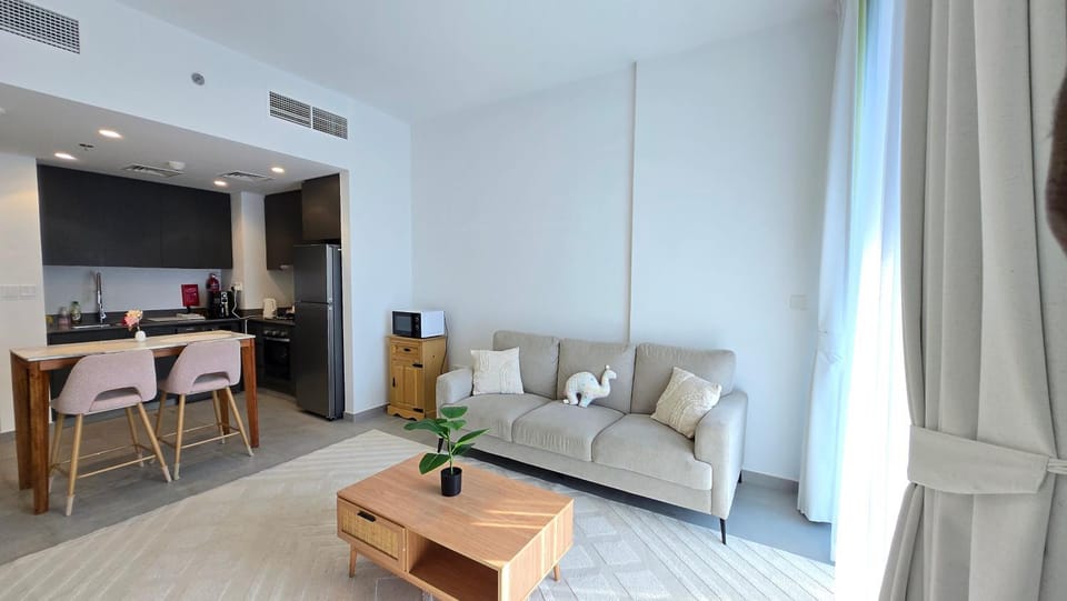 Kitchen or kitchenette, Living room, Photo of the whole room, Seating area, Dining area