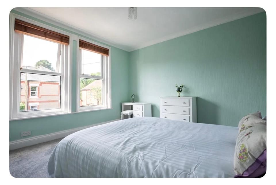 Beautiful Garden Flat in Bournemouth - First Floor Apartment in Bournemouth