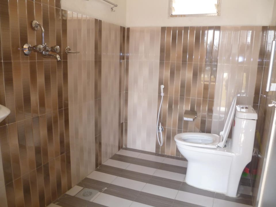 Bathroom, cot