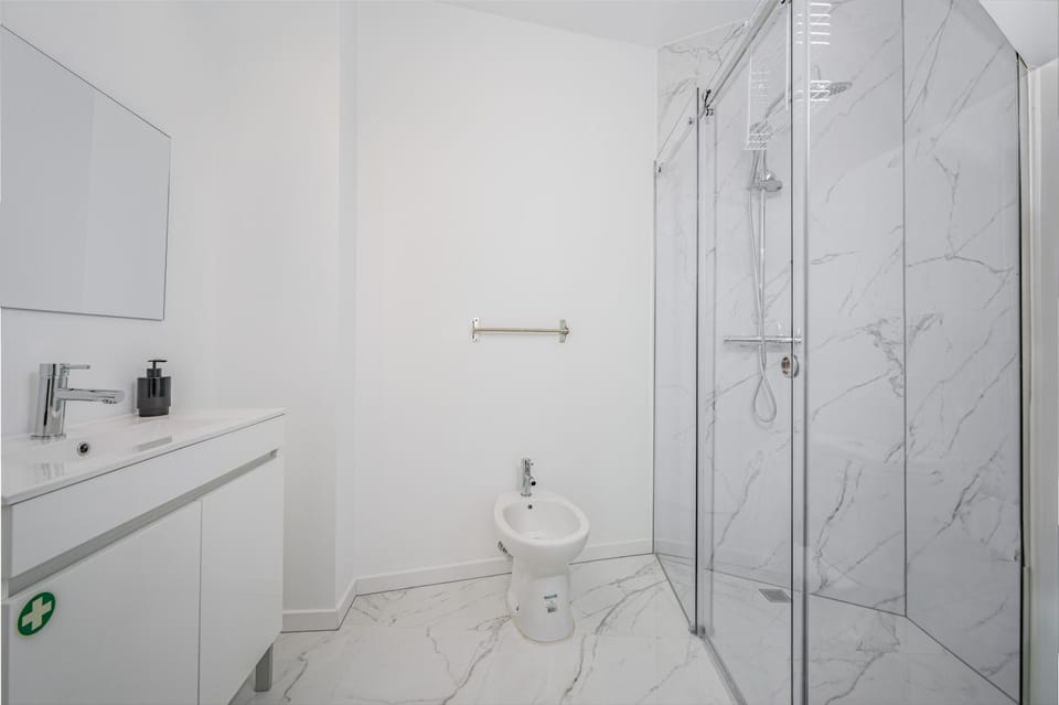 Shower, Toilet, Bathroom, bidet