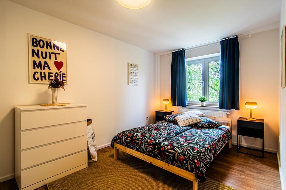 Property building, Bed, View (from property/room), Photo of the whole room, Decorative detail, Bedroom