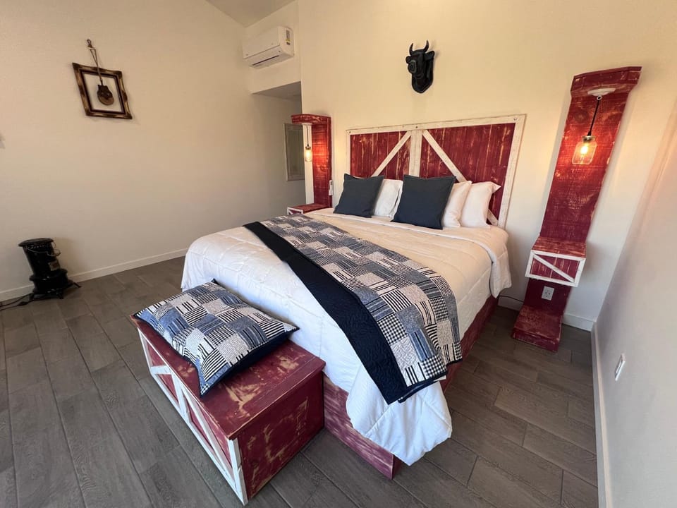 Blue Cow Guest Farm Bed and Breakfast in Cornville