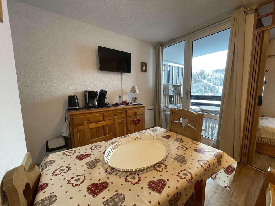 Bed, Bathroom