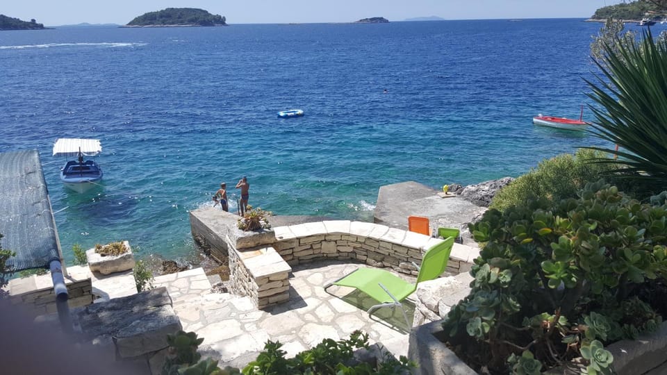 Apartments Kvesic Apartment in Dubrovnik-Neretva County